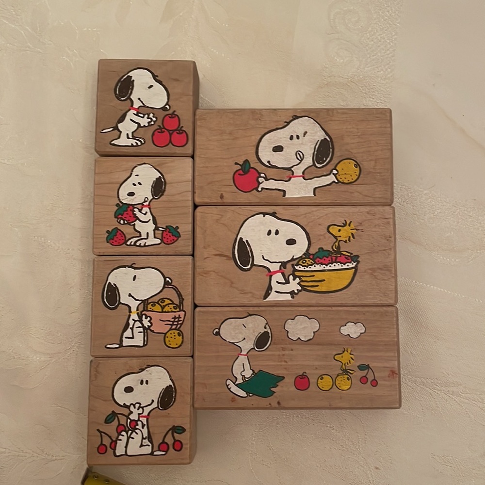 Vintage Snoopy Peanuts United Feature Syndicate inc wood blocks 1958 & 1965 (Mlb